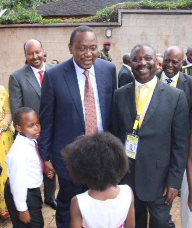 Dahabshil Group CEO Abdirashid Duale with President Uhuru Kenyatta, Former President of Kenya (2013 - 2022).